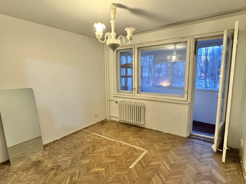 Titan, Basarabia, apartament 2 camere, etaj 1 la  5 minute metrou