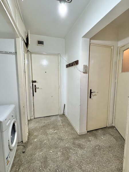 Titan, Basarabia, apartament 2 camere, etaj 1 la  5 minute metrou